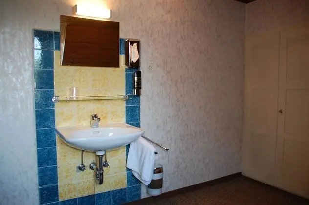 Tek Kişilik Oda, Ortak Banyo