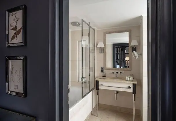 Executive Suite (Suite Temptation)