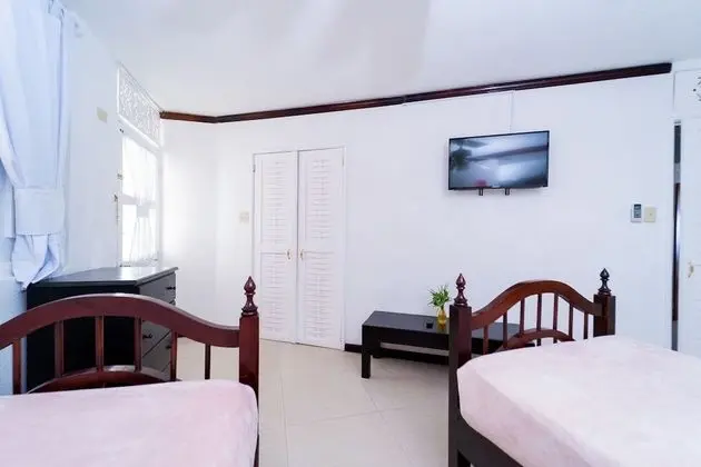 Junior Suite, Garden/Pool View with Full- Time Nanny Service