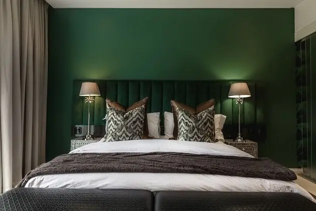 Luxury En-Suite King/Twin Mountain Views