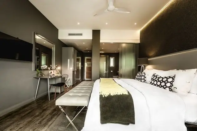 Luxury En-Suite King/Twin Mountain Views