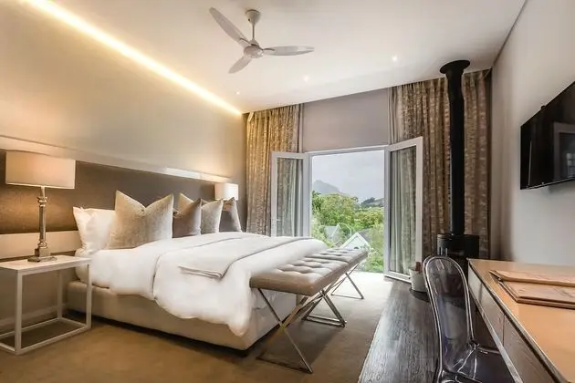 Luxury En-Suite King/Twin Mountain Views