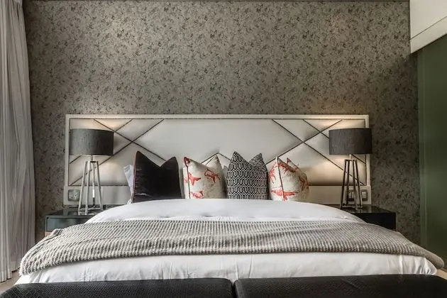 Luxury En-Suite King/Twin Mountain Views