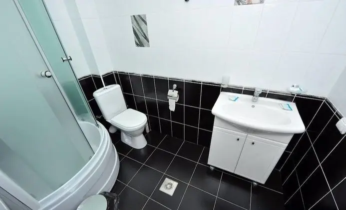 Basic Tek Büyük Yataklı Oda