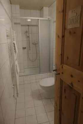 Basic Tek Büyük Yataklı Oda, Ortak Banyo