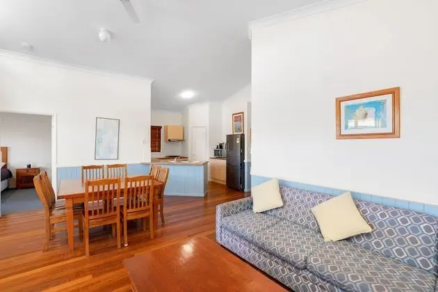 Villa, Havuz Kenarı