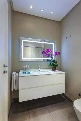 https://images.odamax.com/img/1024x768/odamax/image/upload/Fraser_Place_Anthill_stanbul_202510031557592_One_Bedroom_Apartment_Bathroom.jpg