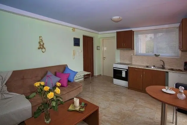 Apart Daire, 1 Yatak Odası, Balkon, Havuz Manzaralı