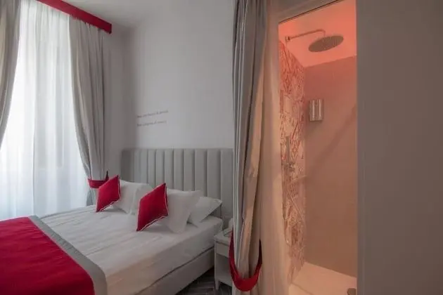 Superior Tek Büyük Yataklı Oda (Condotti)