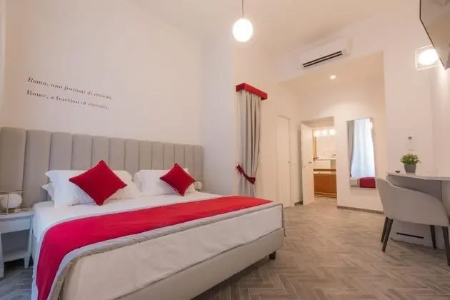 Superior Tek Büyük Yataklı Oda (Condotti)