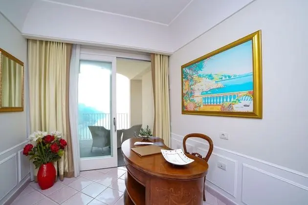 Süit, Balkon, Kule