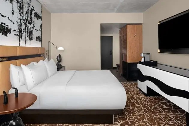 Oda, 1 En Büyük (King) Boy Yatak, Şehir Manzaralı