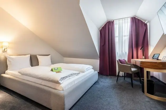 Basic Tek Büyük Yataklı Oda