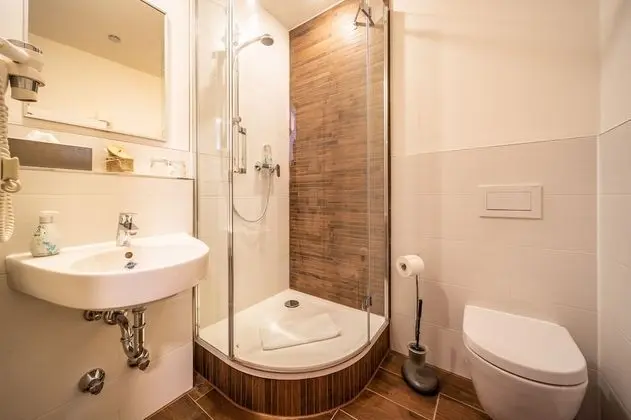 Basic Tek Büyük Yataklı Oda