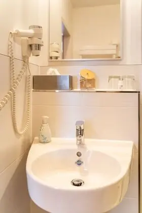 Basic Tek Büyük Yataklı Oda