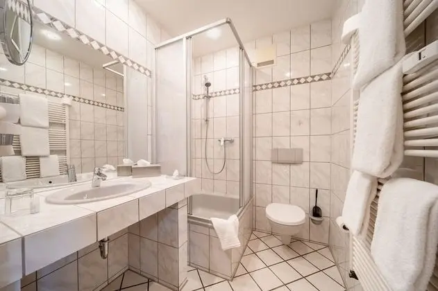 Basic Tek Büyük Yataklı Oda