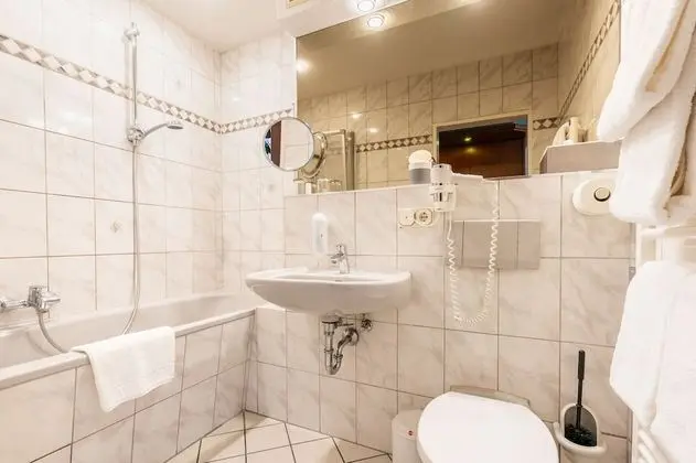 Classic Tek Büyük Yataklı Oda