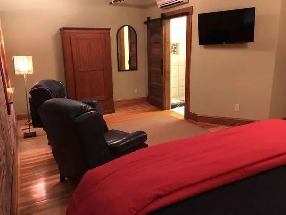 Tek Büyük Yataklı Oda, Banyolu/Duşlu, Nehir Manzaralı (Room 31)