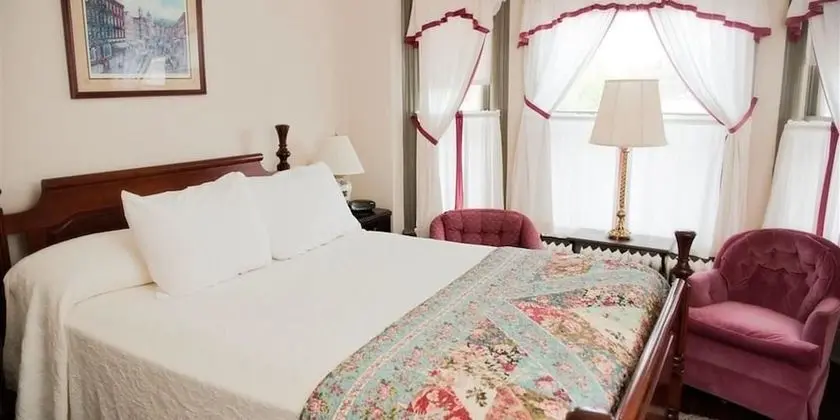 Oda, 1 Büyük (Queen) Boy Yatak