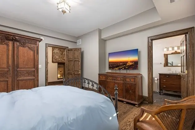 Lavender Room