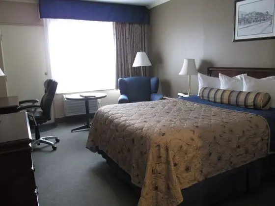 Queen Room with Drive Up Access