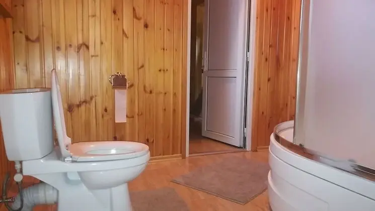 Standard Tek Büyük veya İki Ayrı Yataklı Oda, Ortak Banyo