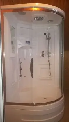 Standard Tek Büyük veya İki Ayrı Yataklı Oda, Ortak Banyo