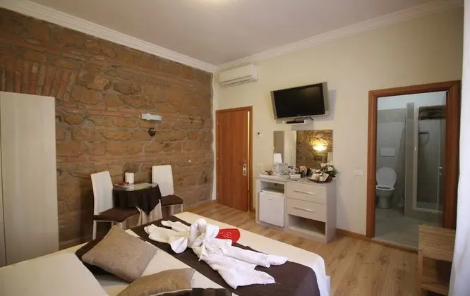 Tek Büyük Yataklı Oda