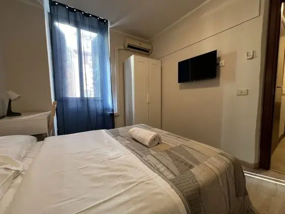 Tek Büyük Yataklı Oda, Ortak Banyo