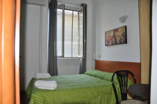 Tek Büyük Yataklı Oda, Ortak Banyo