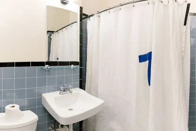 Standard Ortak Ranzalı Oda, Sadece kadınlar için