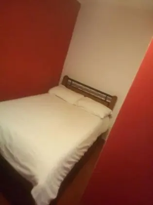 Basic Tek Büyük Yataklı Oda