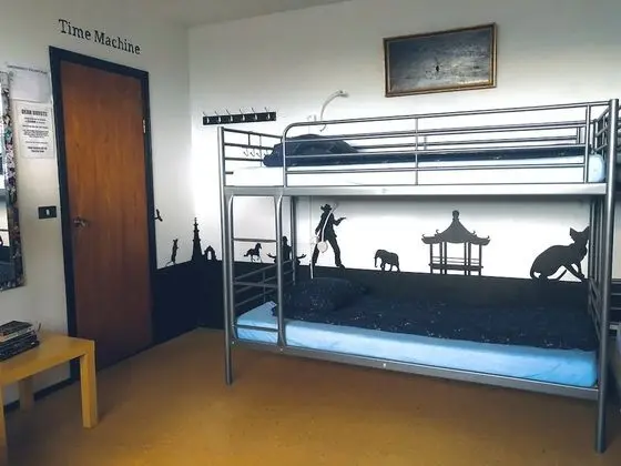 Basic Ortak Ranzalı Oda, Dağ Manzaralı (The Time Machine)