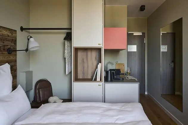 Studio Plus