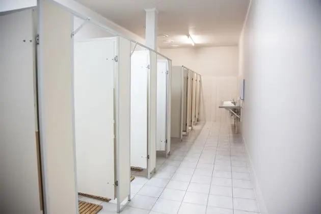 Tek Büyük Yataklı Oda, Ortak Banyo