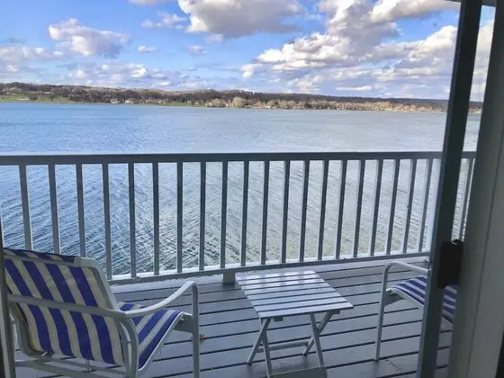 Standard Oda, 2 Büyük (Queen) Boy Yatak, Göl Kenarı