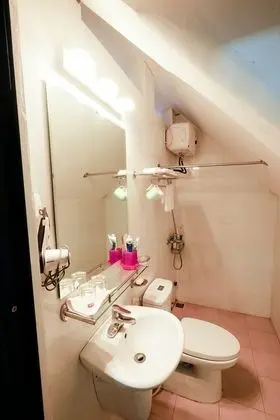 Comfort Tek Büyük Yataklı Oda