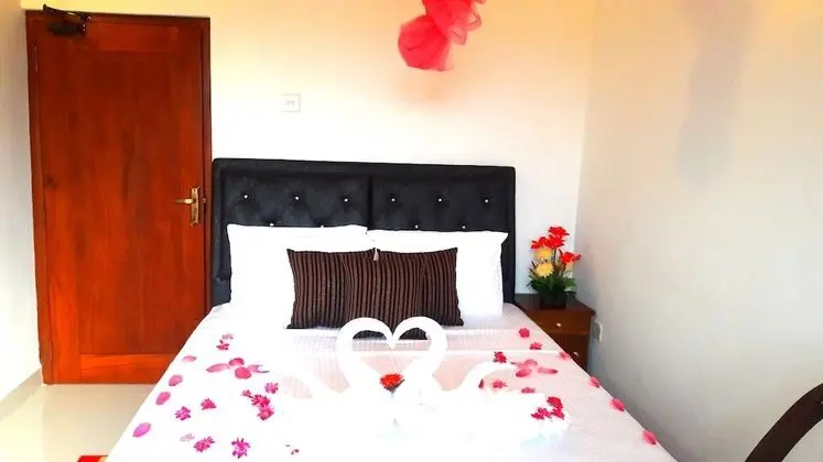 Deluxe Tek Büyük Yataklı Oda, 1 Çift Kişilik Yatak, Ortak Banyo, Bahçe Manzaralı