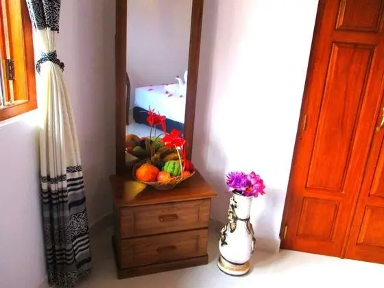 Deluxe Tek Büyük Yataklı Oda, 1 Çift Kişilik Yatak, Ortak Banyo, Bahçe Manzaralı