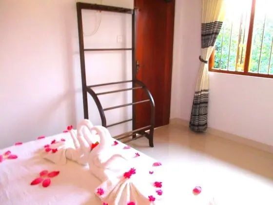 Deluxe Tek Büyük Yataklı Oda, 1 Çift Kişilik Yatak, Ortak Banyo, Bahçe Manzaralı