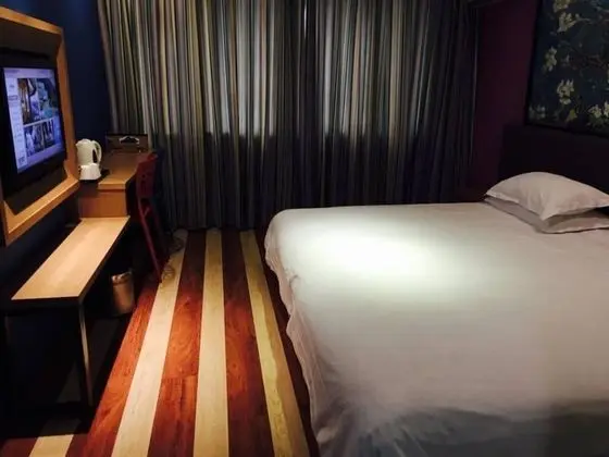 Classic Tek Büyük Yataklı Oda