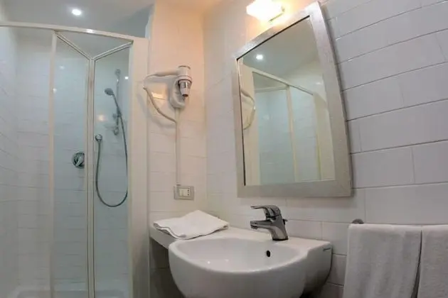 Comfort Büyük Yataklı Tek Kişilik Oda