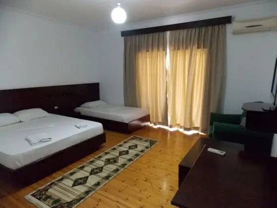 Üç Kişilik Oda