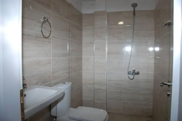 Üç Kişilik Oda