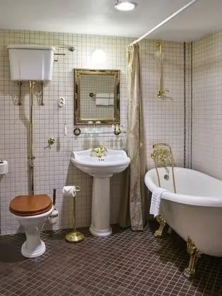 Signature Tek Büyük Yataklı Oda (Historic Double Room)