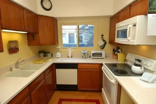 Oda (118 E Bleek Upper)