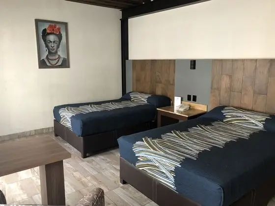 Tek Büyük Yataklı Oda, 2 Çift Kişilik Yatak