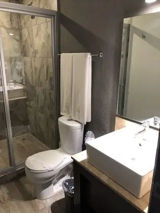 Tek Büyük Yataklı Oda, 2 Çift Kişilik Yatak