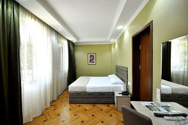 Superior Tek Büyük veya İki Ayrı Yataklı Oda, Balkon, Nehir Manzaralı