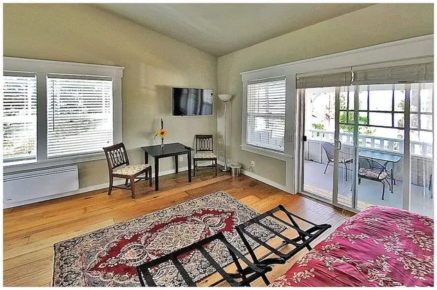 Deluxe Oda, 1 En Büyük (King) Boy Yatak, Balkon, Dağ Manzaralı (Can Connect to Evergreen Suite)
